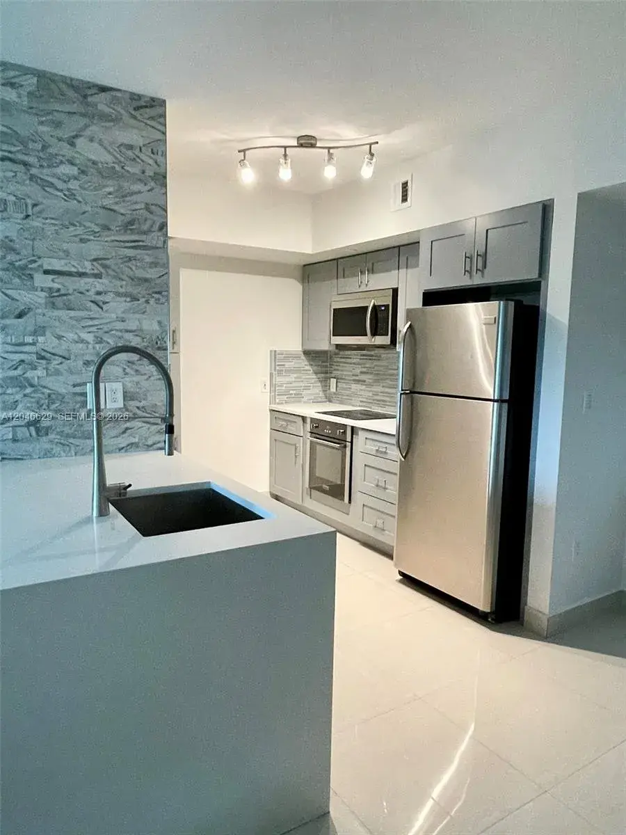 1723 SW 2nd Ave # 801, Miami FL 33129