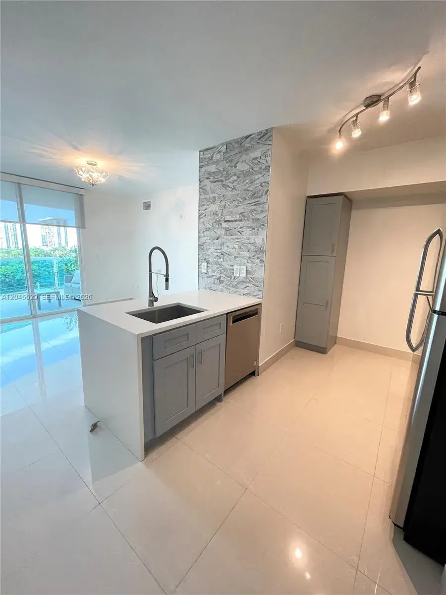 1723 SW 2nd Ave # 801, Miami FL 33129