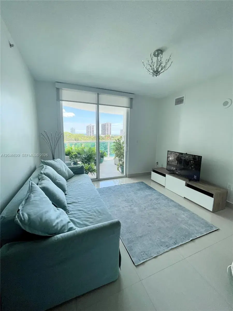 1723 SW 2nd Ave # 801, Miami FL 33129