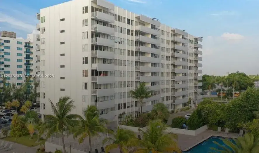 7545 E Treasure Dr # 3I, North Bay Village FL 33141