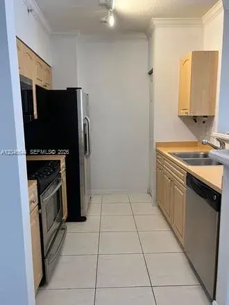 6841 SW 44th St # 204, Miami FL 33155