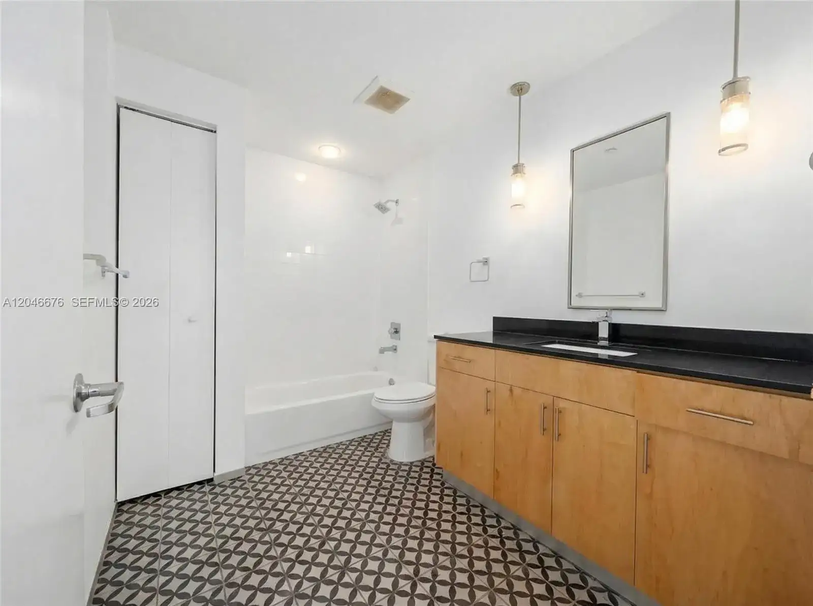 769 NW 1st St # 301, Miami FL 33128 photo 5