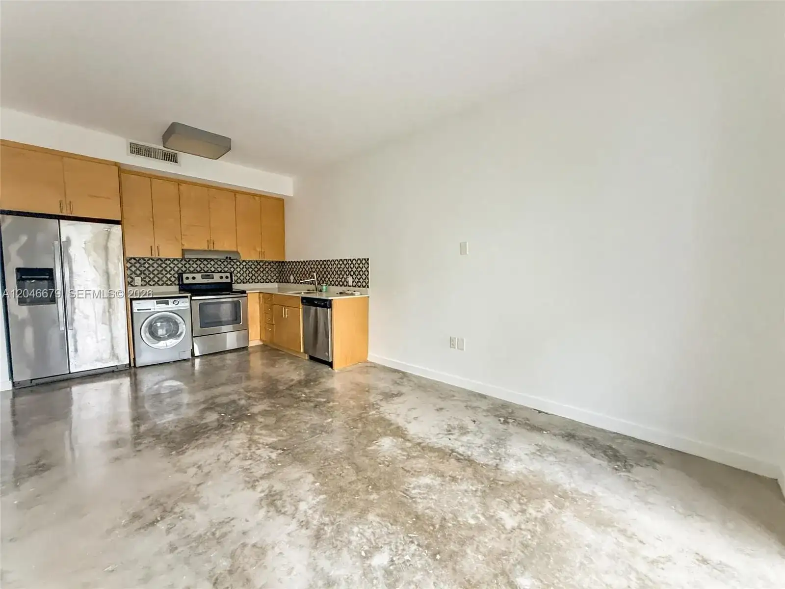 761 NW 1st St # 302, Miami FL 33128 photo 5