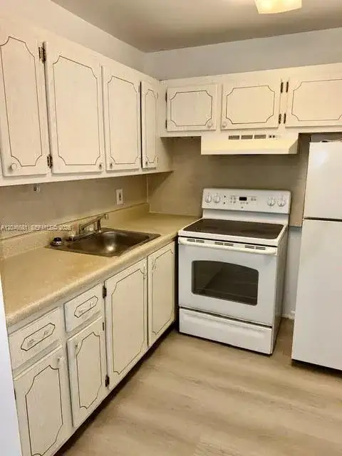 41 Salisbury # B, West Palm Beach FL 33417 photo 3