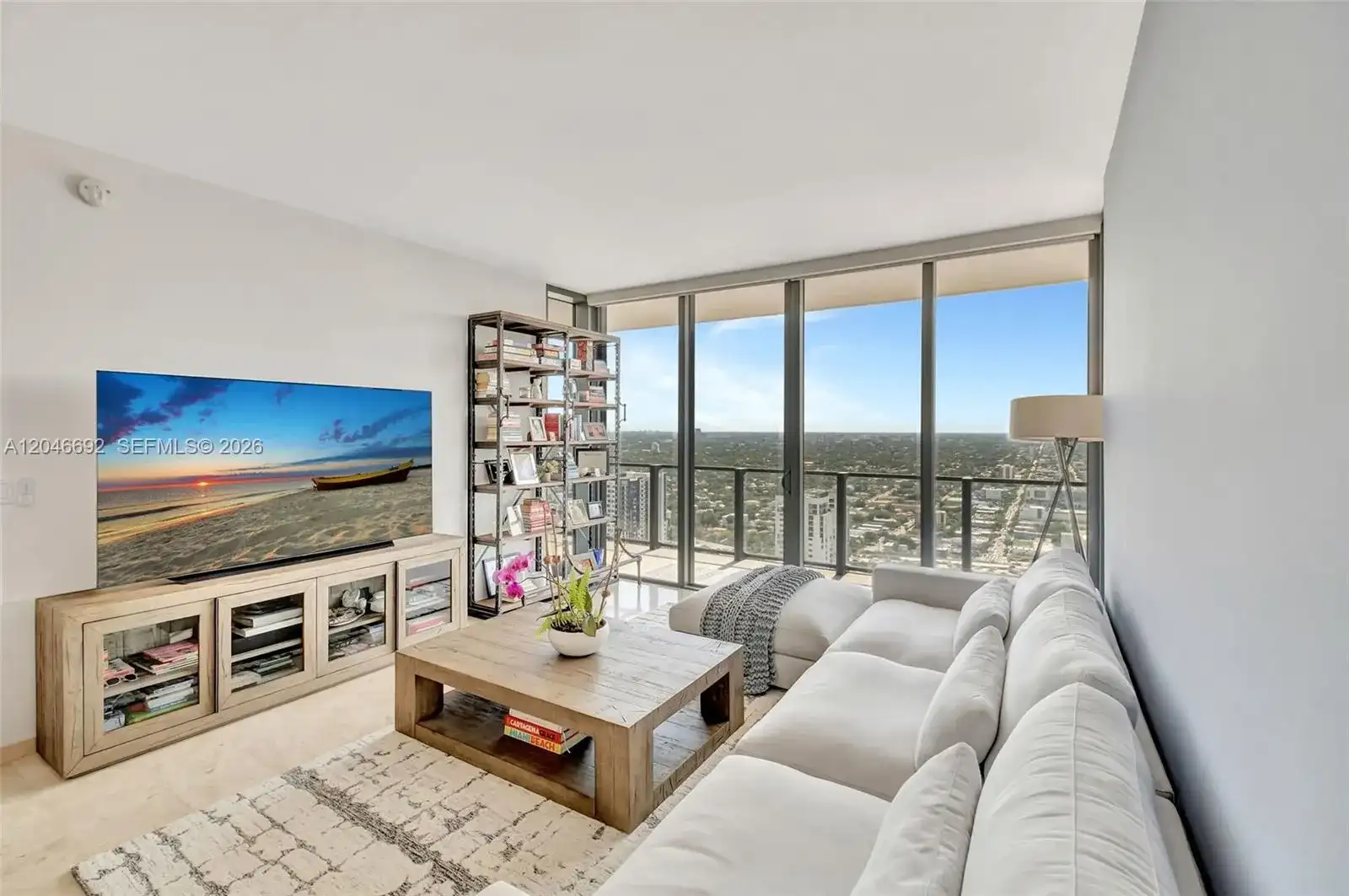 88 SW 7th St # 3604, Miami FL 33130