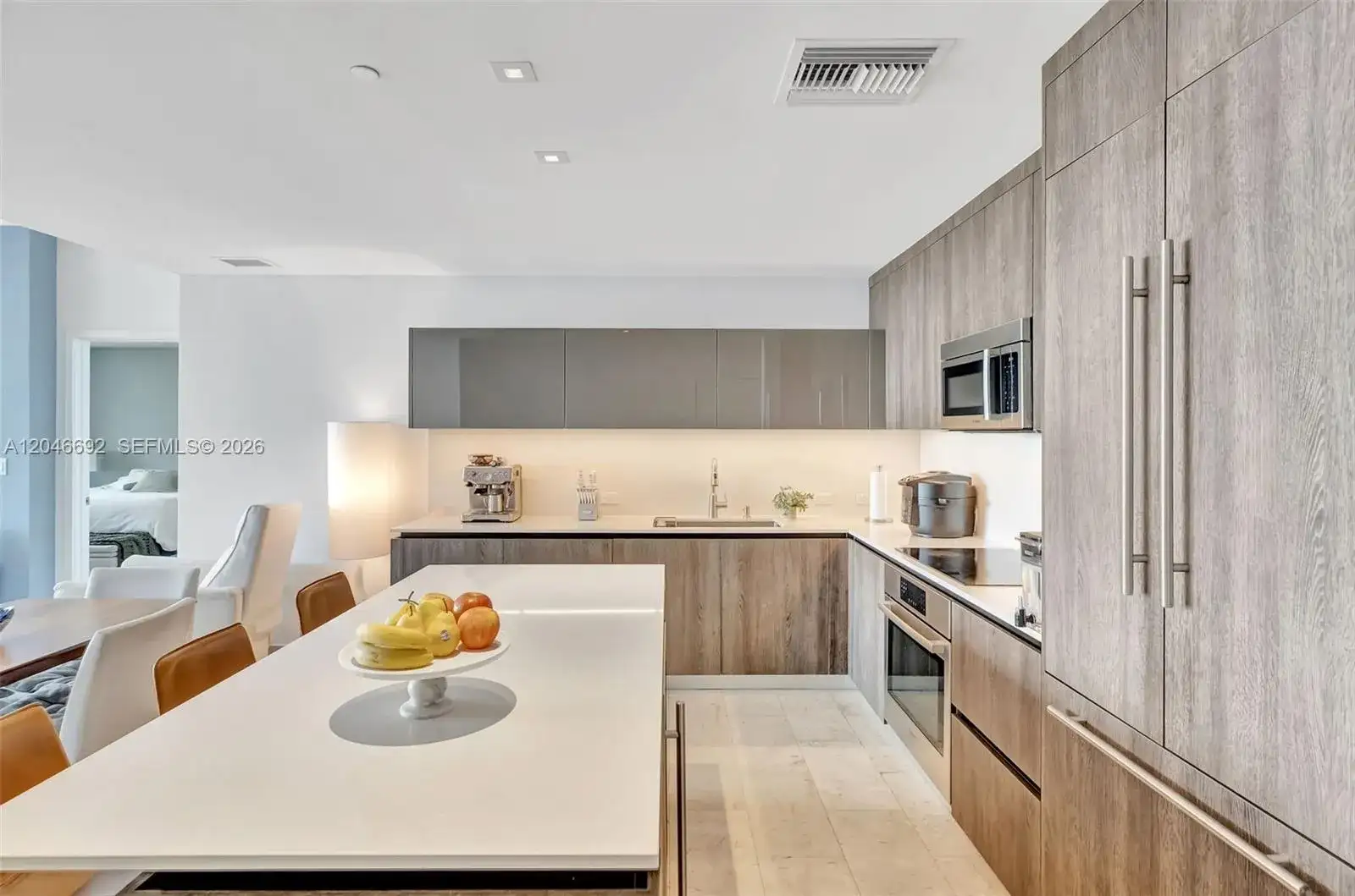 88 SW 7th St # 3604, Miami FL 33130 photo 5