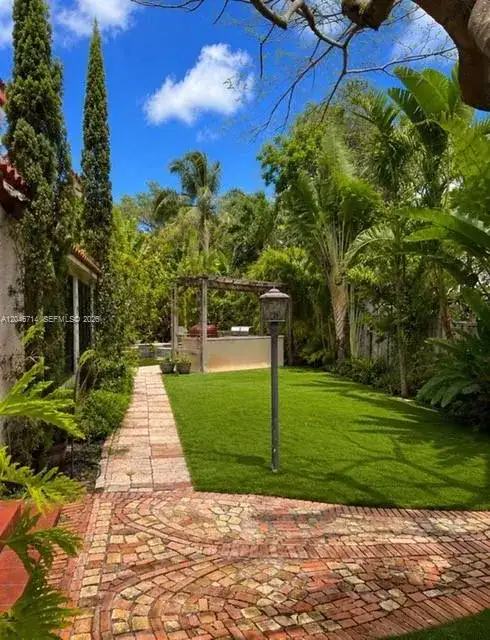8276 E Dixie Hwy, Miami FL 33138 photo 5