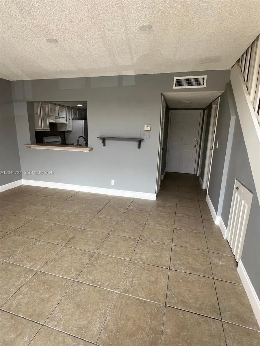 18051 NW 68th Ave # 204, Hialeah FL 33015