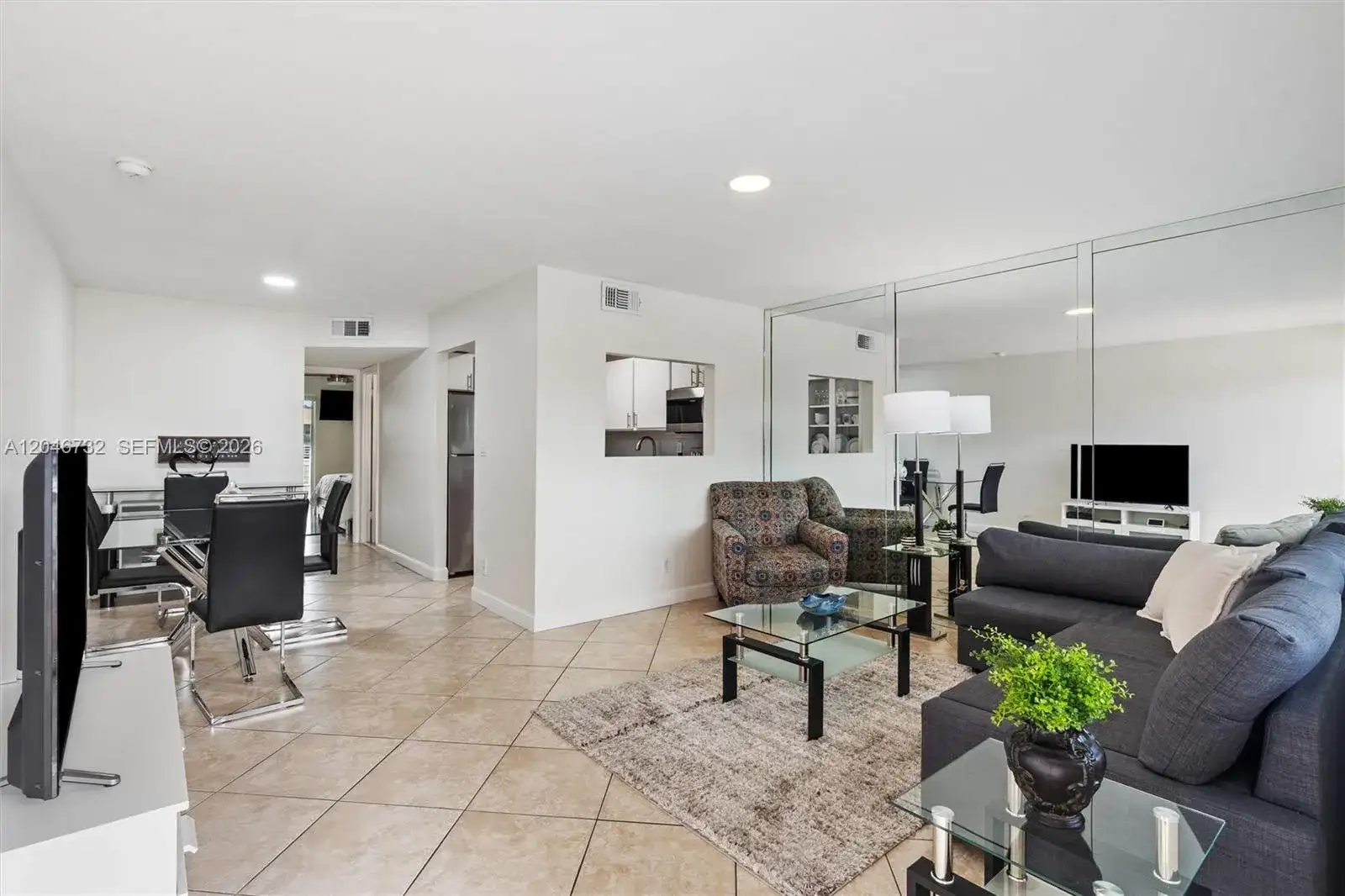 9101 Sunrise Lakes Blvd # 202, Sunrise FL 33322 photo 3