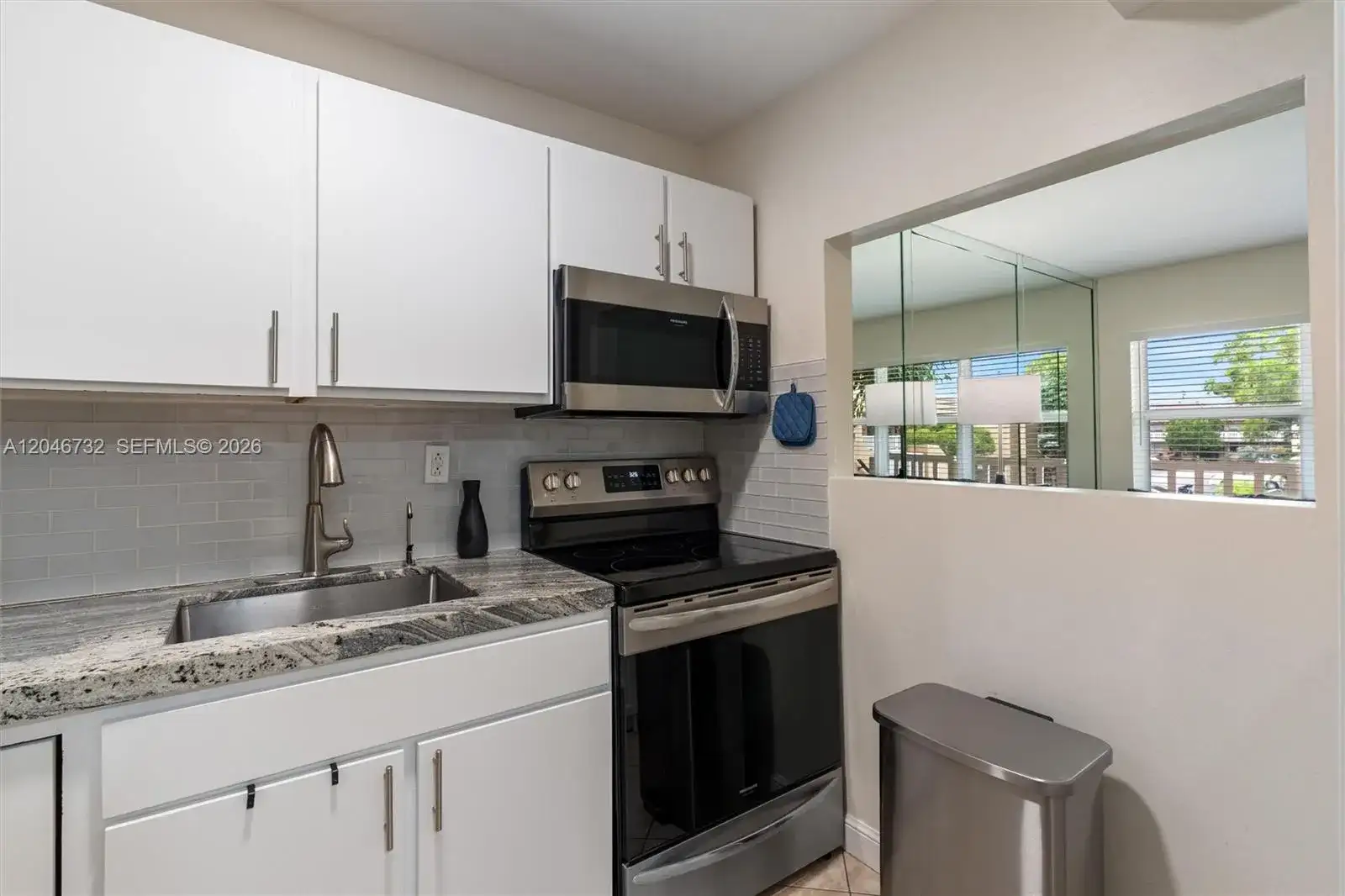 9101 Sunrise Lakes Blvd # 202, Sunrise FL 33322 photo 4