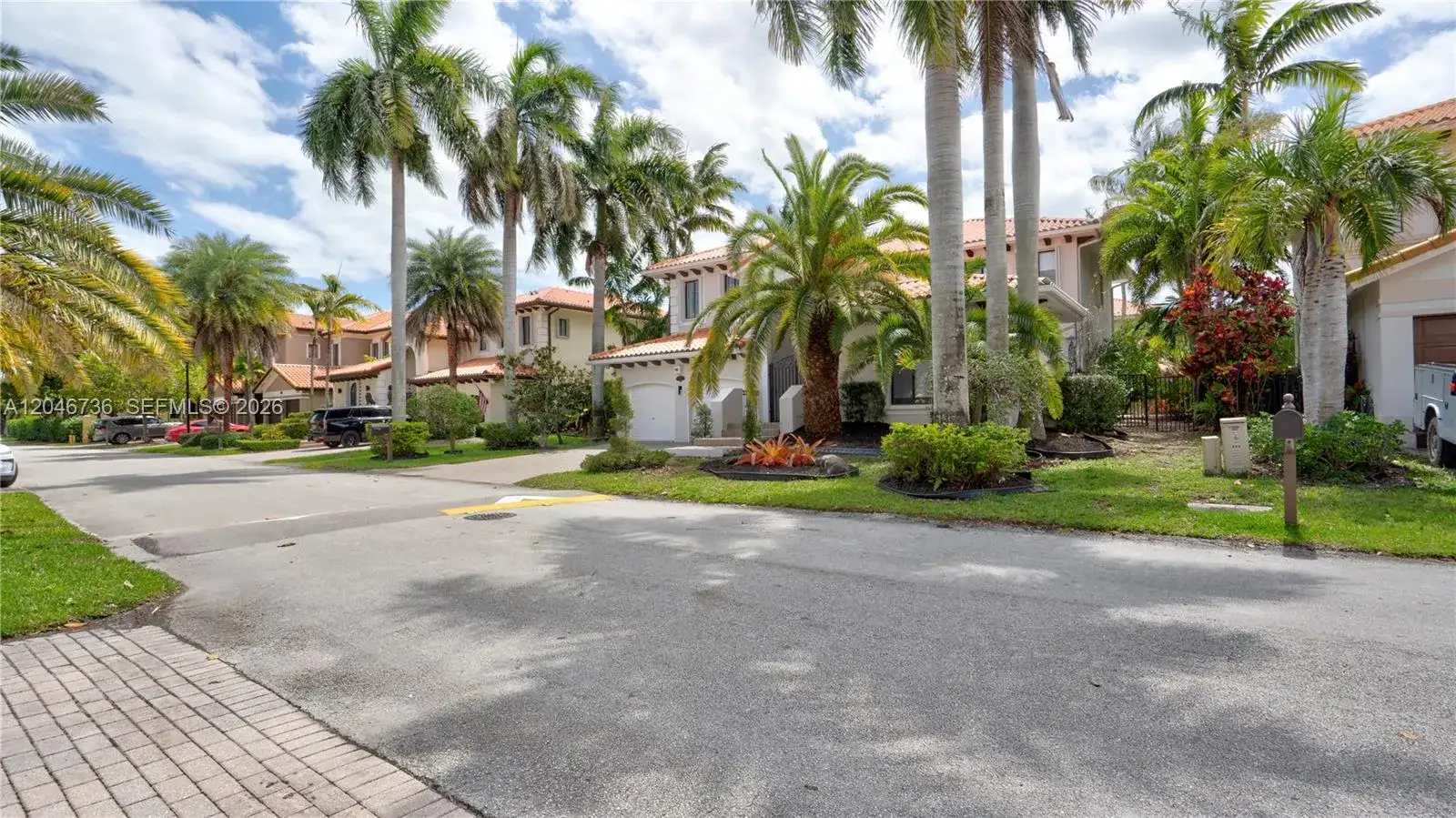 7956 SW 195th St, Cutler Bay FL 33157 photo 4