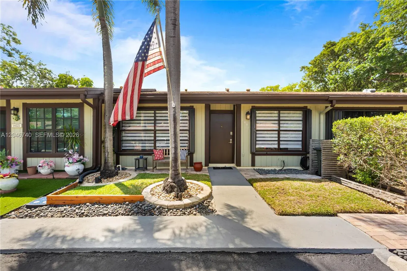 10311 Laurel Ct, Pembroke Pines FL 33026
