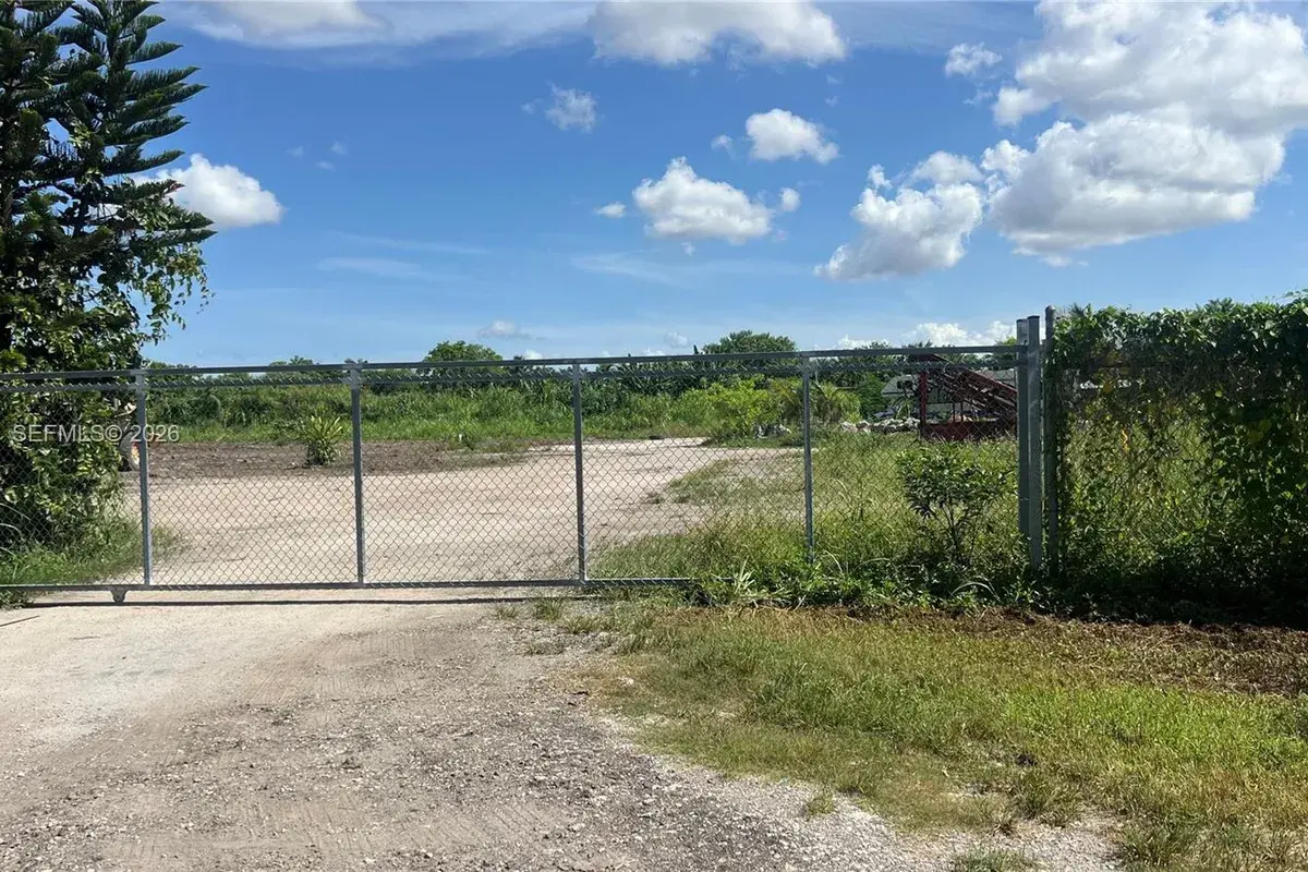 15820 SW 209th Ave, Miami FL 33187