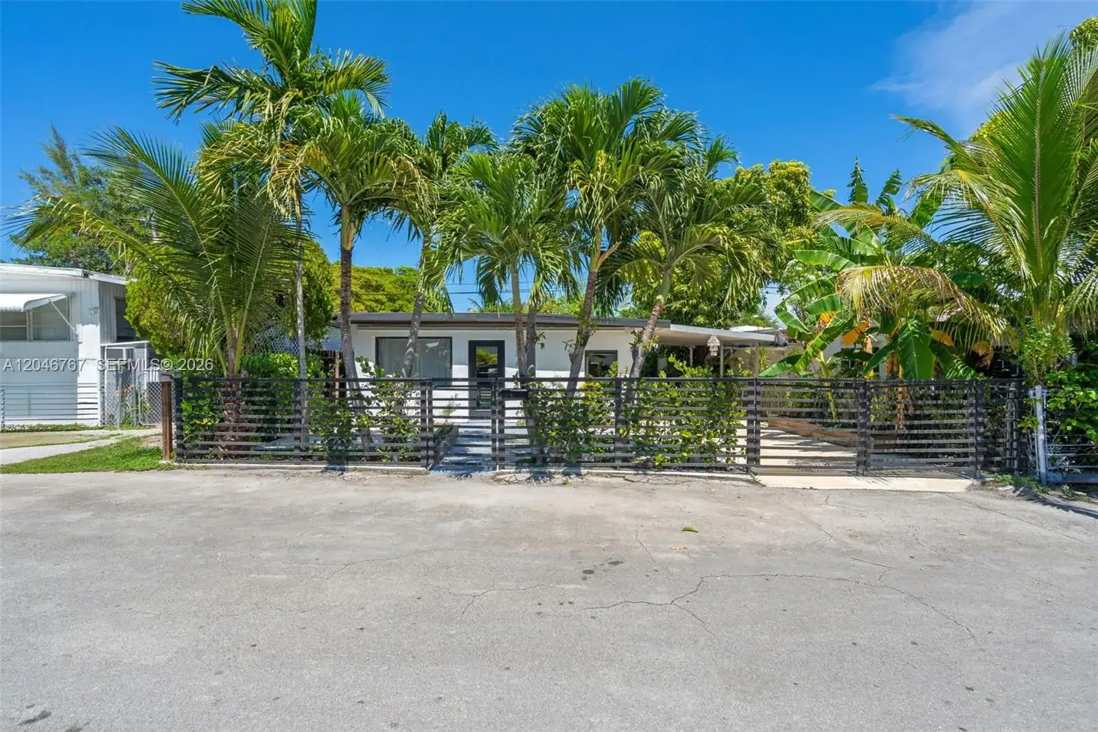 13625 NE 20th Pl, North Miami Beach FL 33181 photo 4