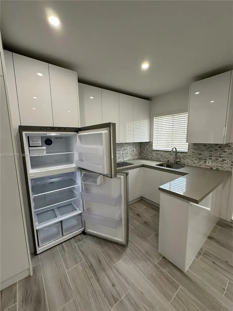 551 SW 57th Ave # 2, Miami FL 33144