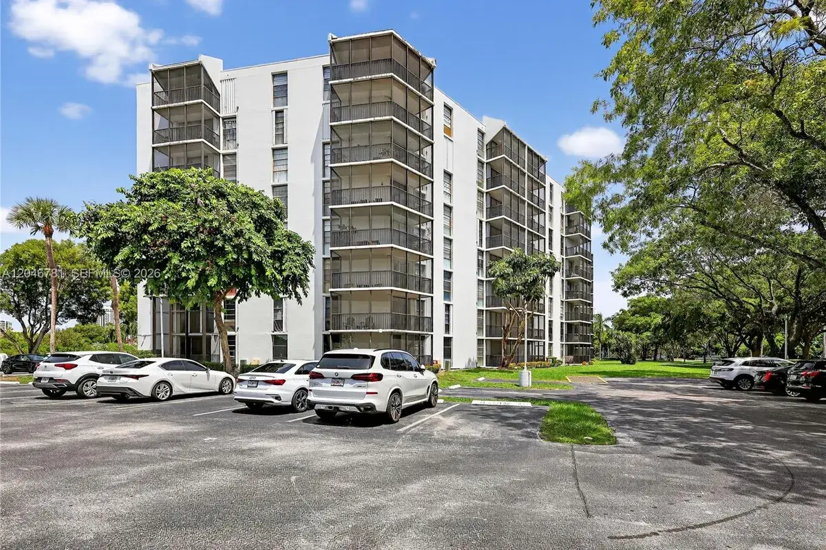 3401 N Country Club Dr # 109, Aventura FL 33180