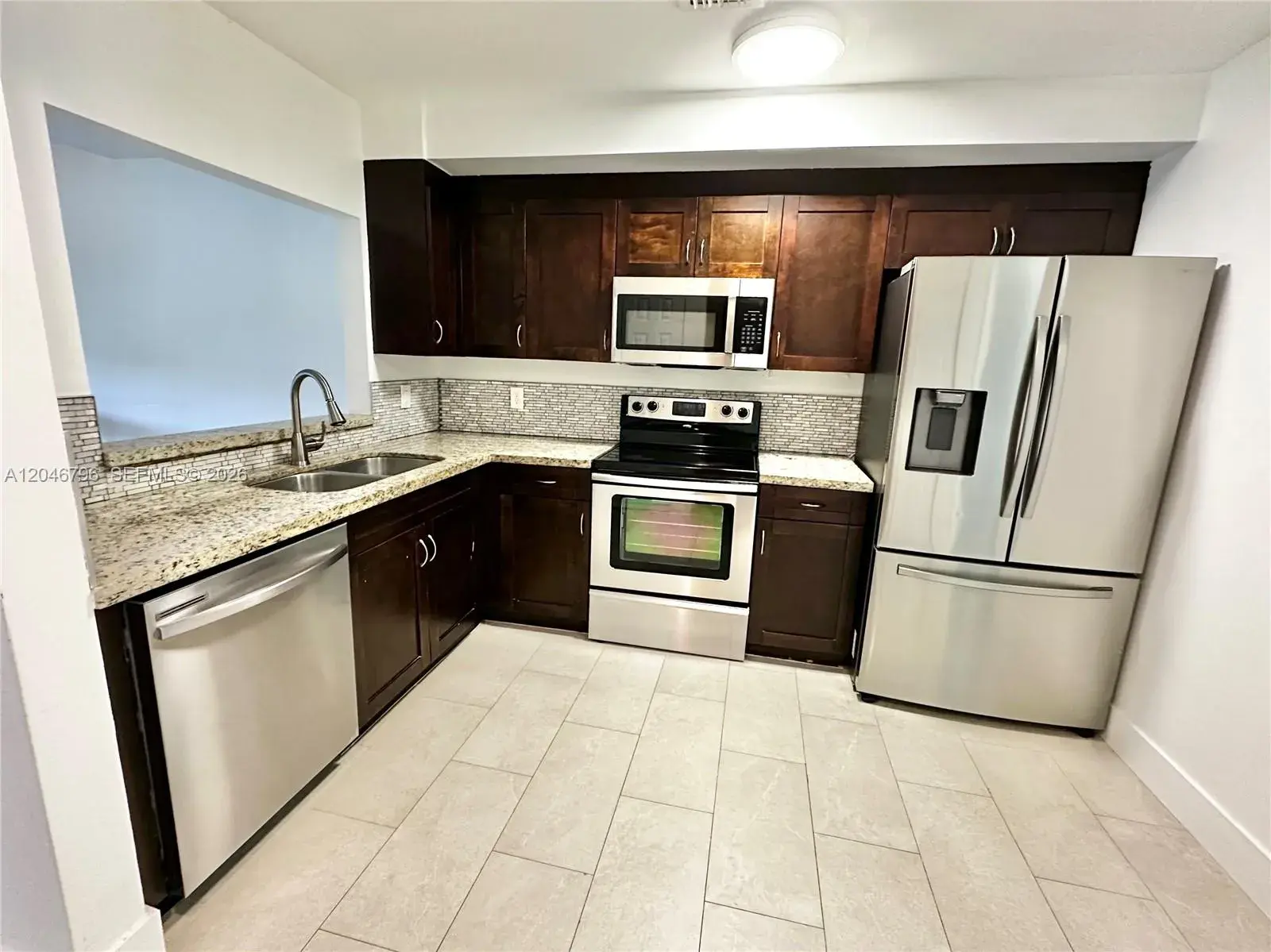 4245 S Pine Island Rd, Davie FL 33328