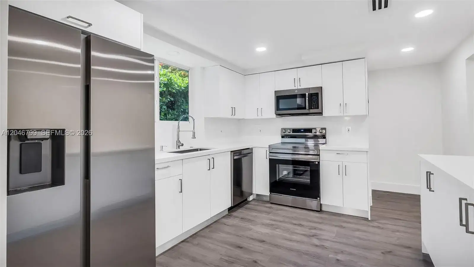 1500 NE 13th Pl, Miami FL 33139 photo 4