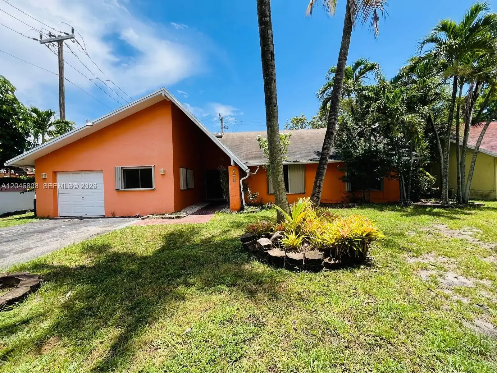 925 NE 207th Ter # 0, Miami FL 33179