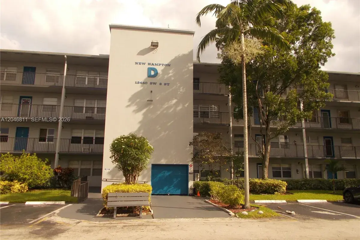 13450 SW 3rd St # 212D, Pembroke Pines FL 33027