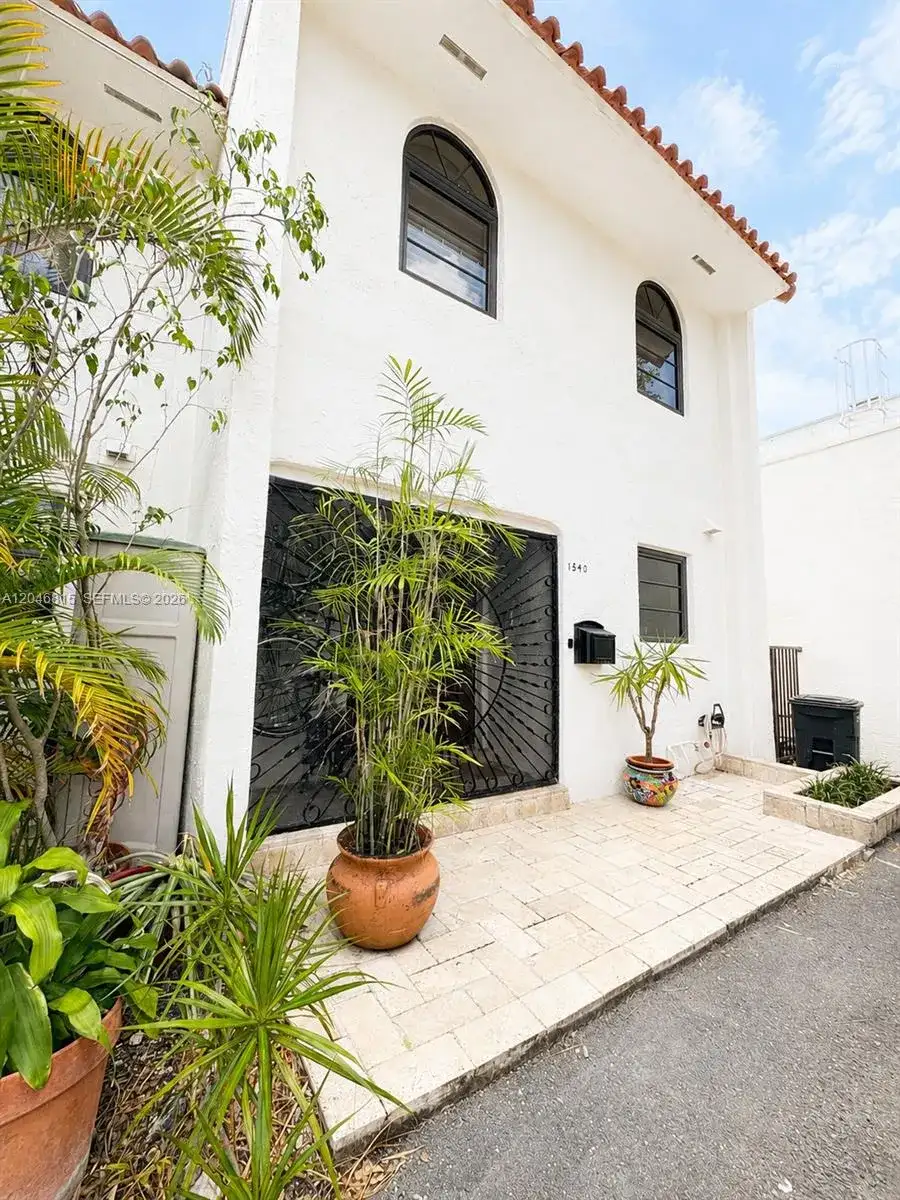 1540 NE 105 street, Miami Shores FL 33138 photo 3