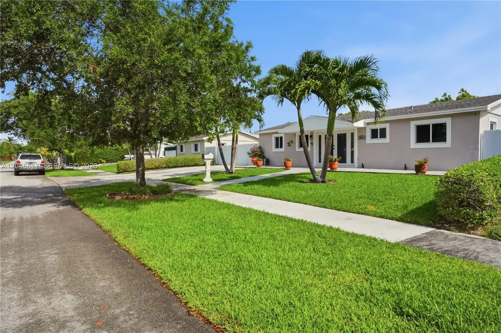 10451 SW 201st Ter, Cutler Bay FL 33189 photo 2