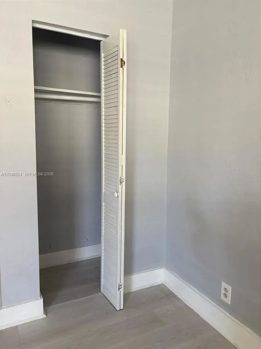 1101 NE 5th St # 1, Hallandale Beach FL 33009