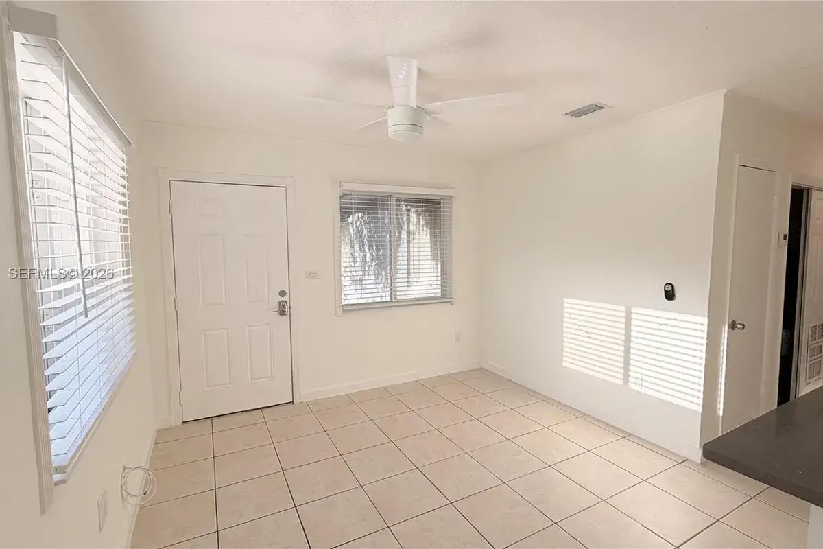 2540 NE 181st St # 2542, North Miami Beach FL 33160