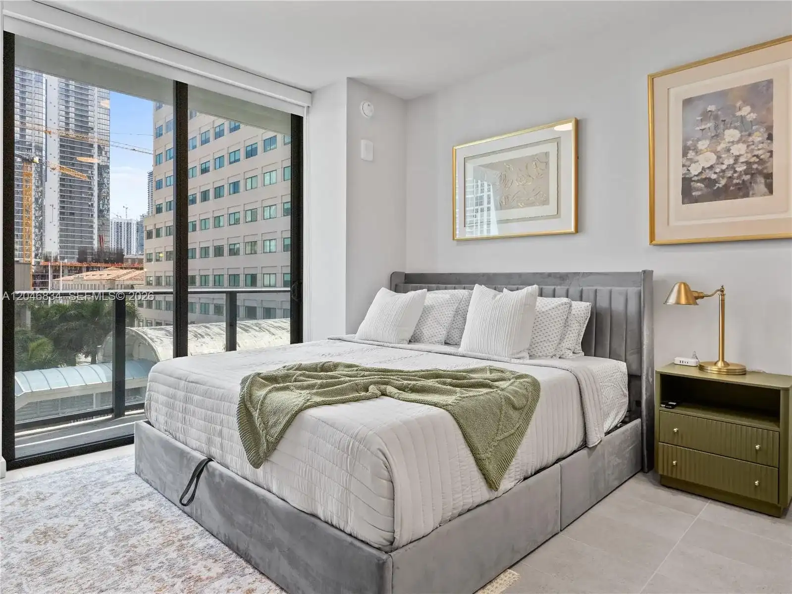 121 NE 5th St # 504, Miami FL 33132