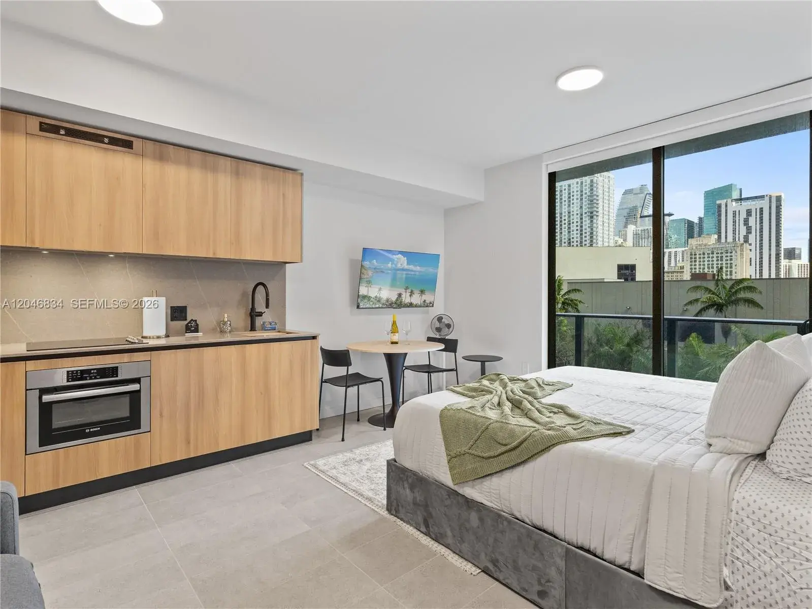 121 NE 5th St # 504, Miami FL 33132