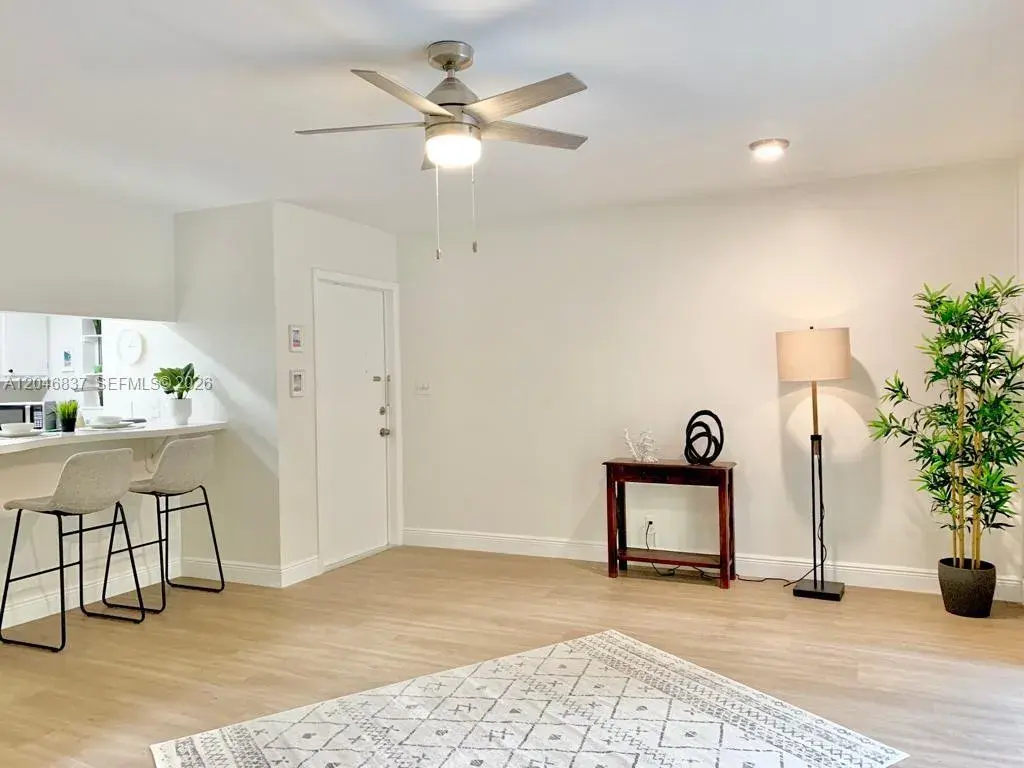 815 Middle River Dr # 204, Fort Lauderdale FL 33304