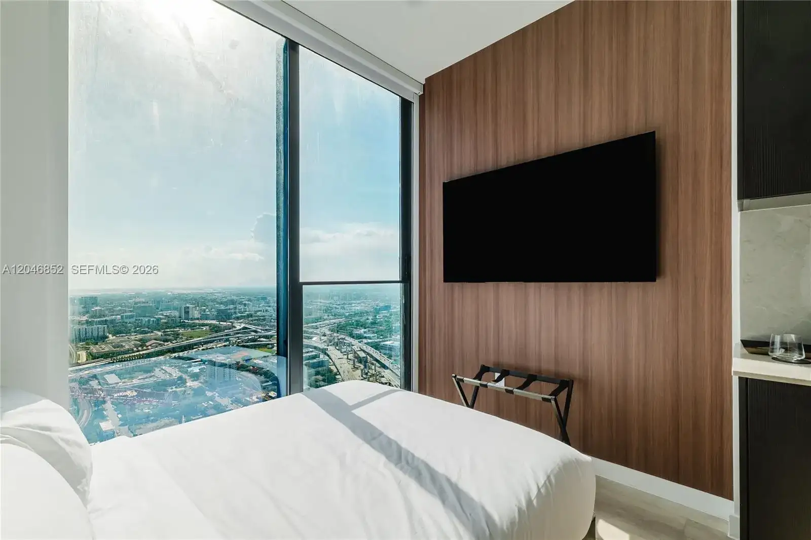 20 NE 11th st # 4907A, Miami FL 33132 photo 4
