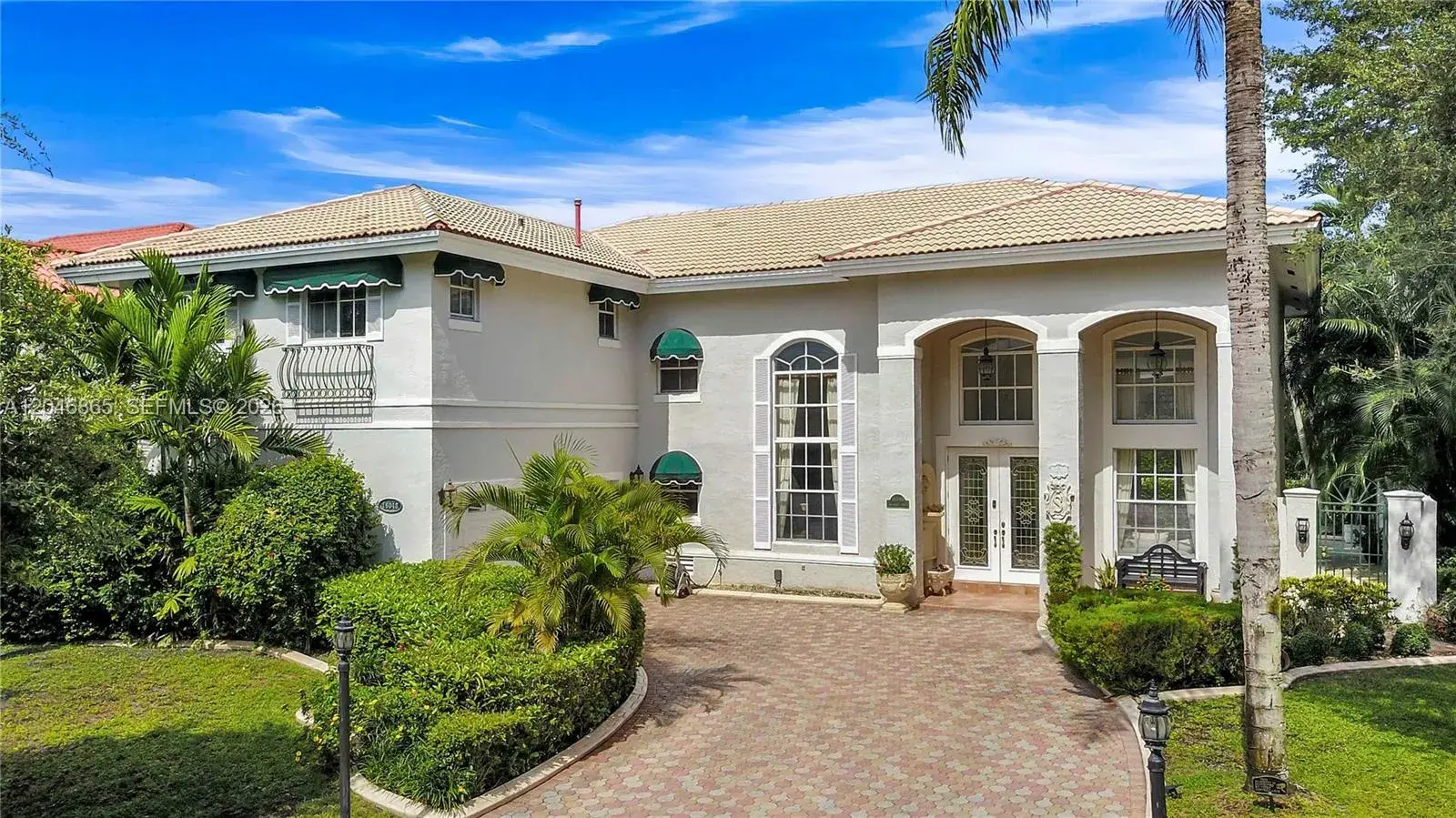 16048 NW 82nd Pl, Miami Lakes FL 33016