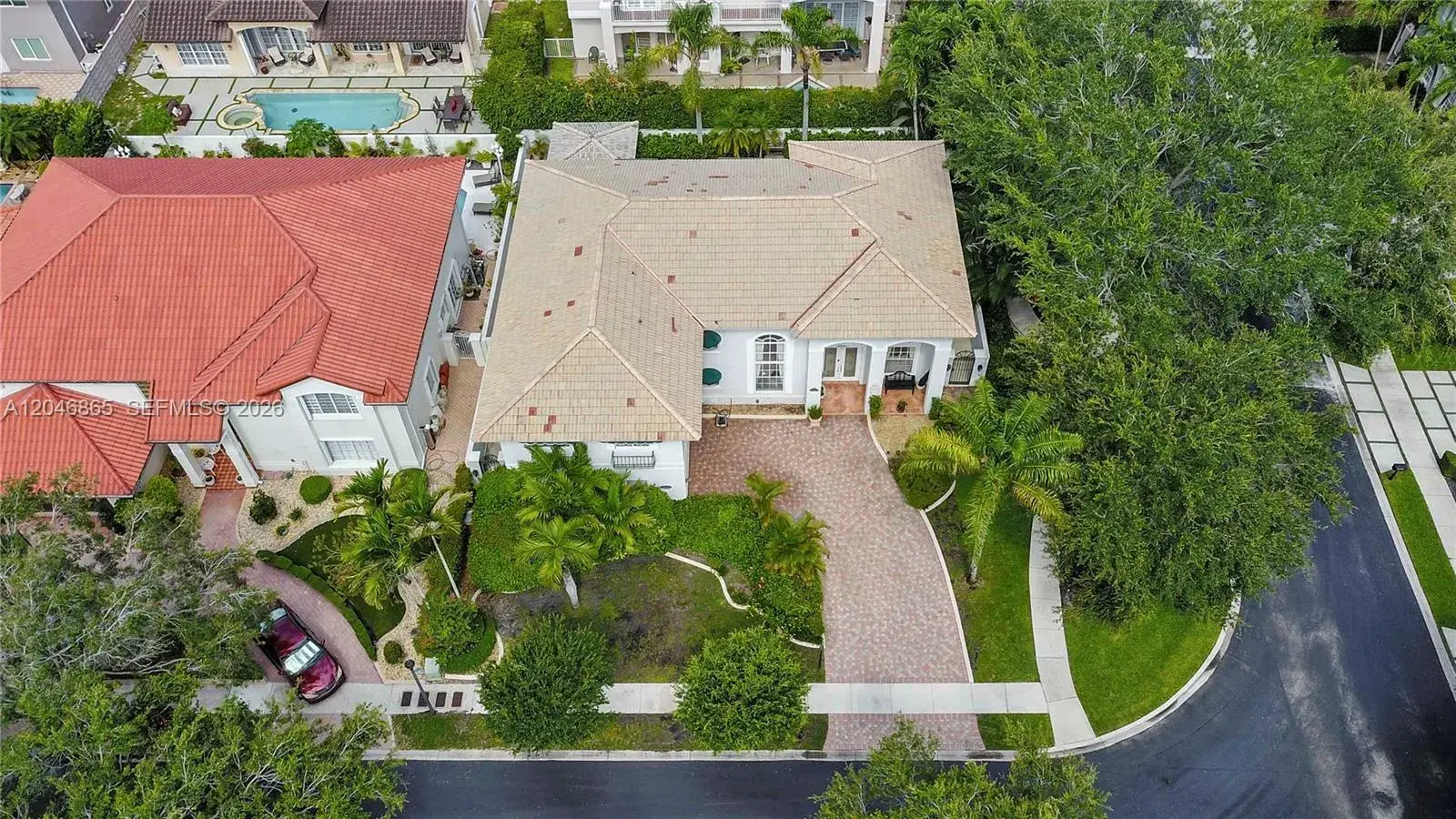 16048 NW 82nd Pl, Miami Lakes FL 33016