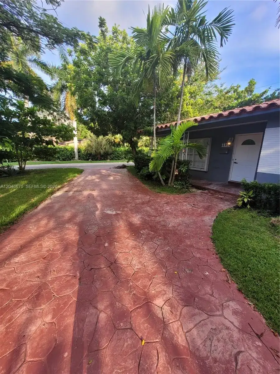 1132 Moffett St, Hallandale Beach FL 33009 photo 2