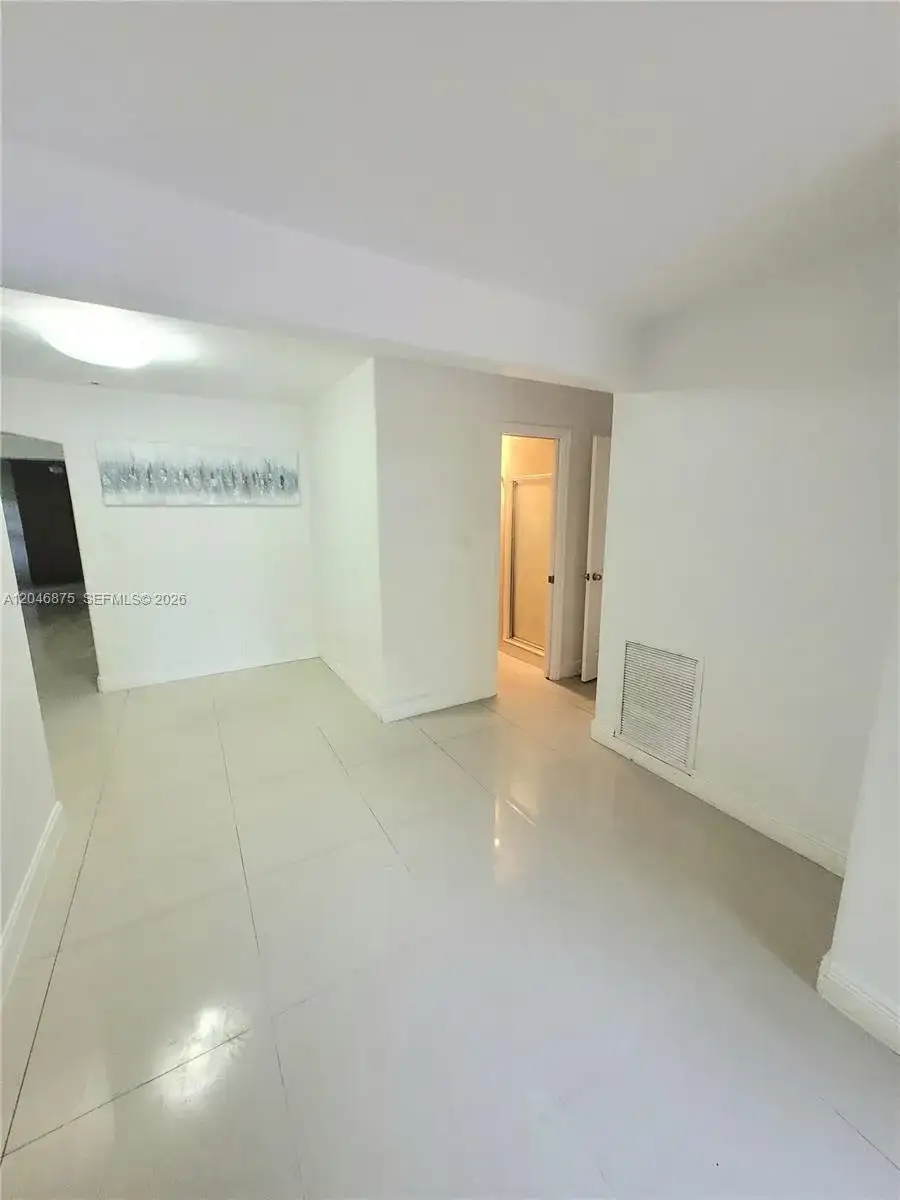 1132 Moffett St, Hallandale Beach FL 33009 photo 5