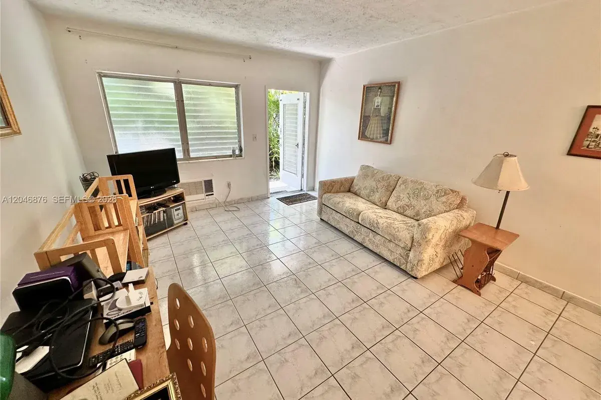 8132 Harding Ave # 6, Miami Beach FL 33141
