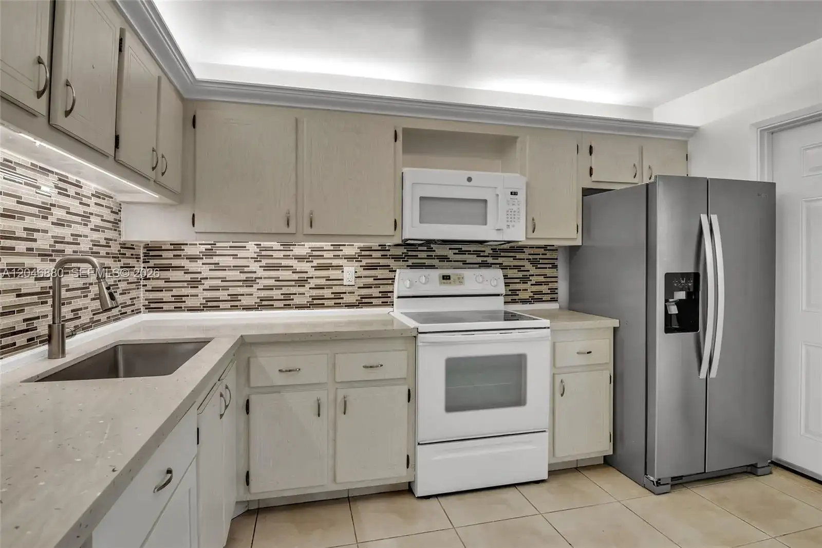 1000 NE 14th Ave # 503, Hallandale Beach FL 33009 photo 3