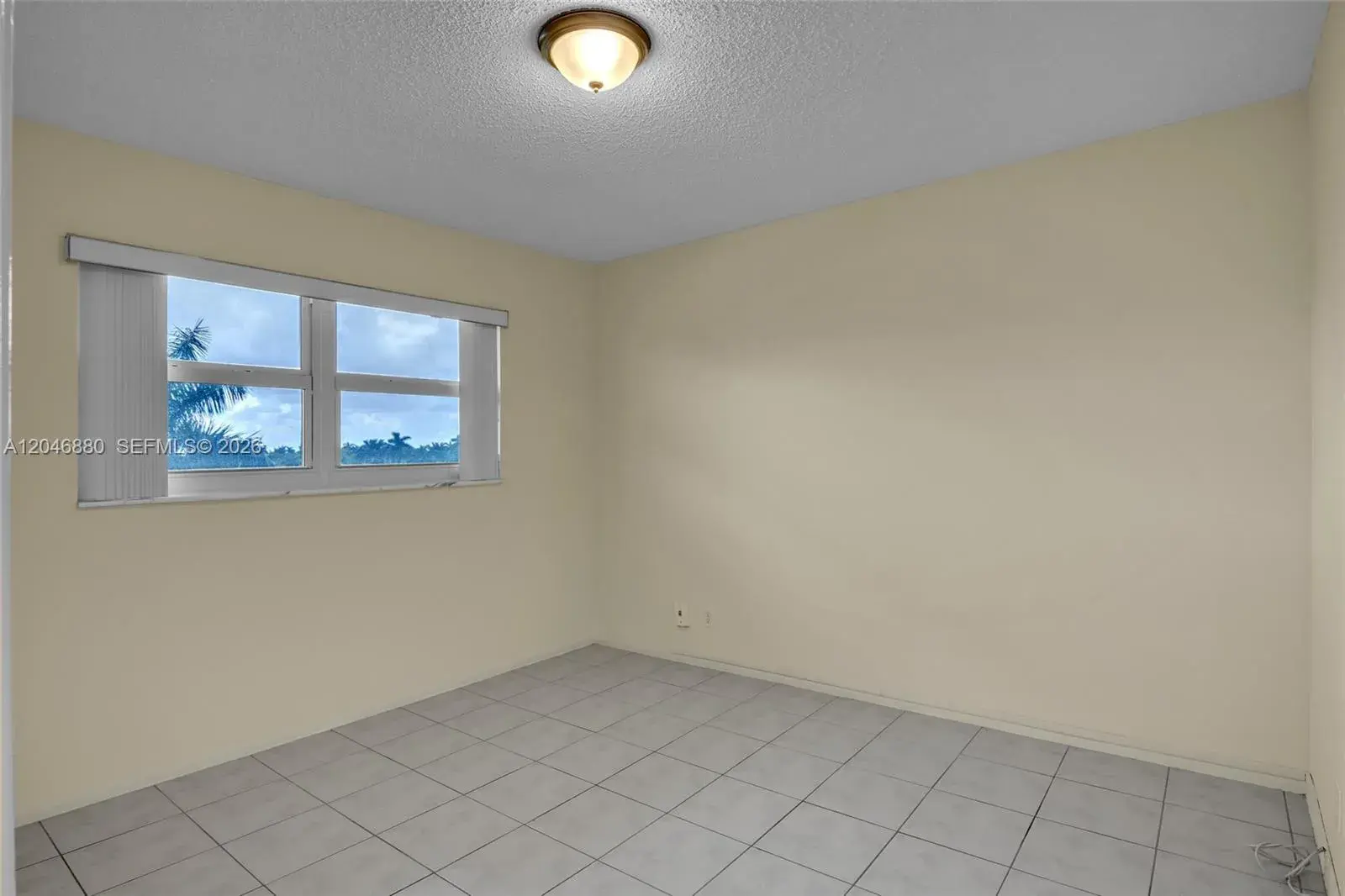 1000 NE 14th Ave # 503, Hallandale Beach FL 33009