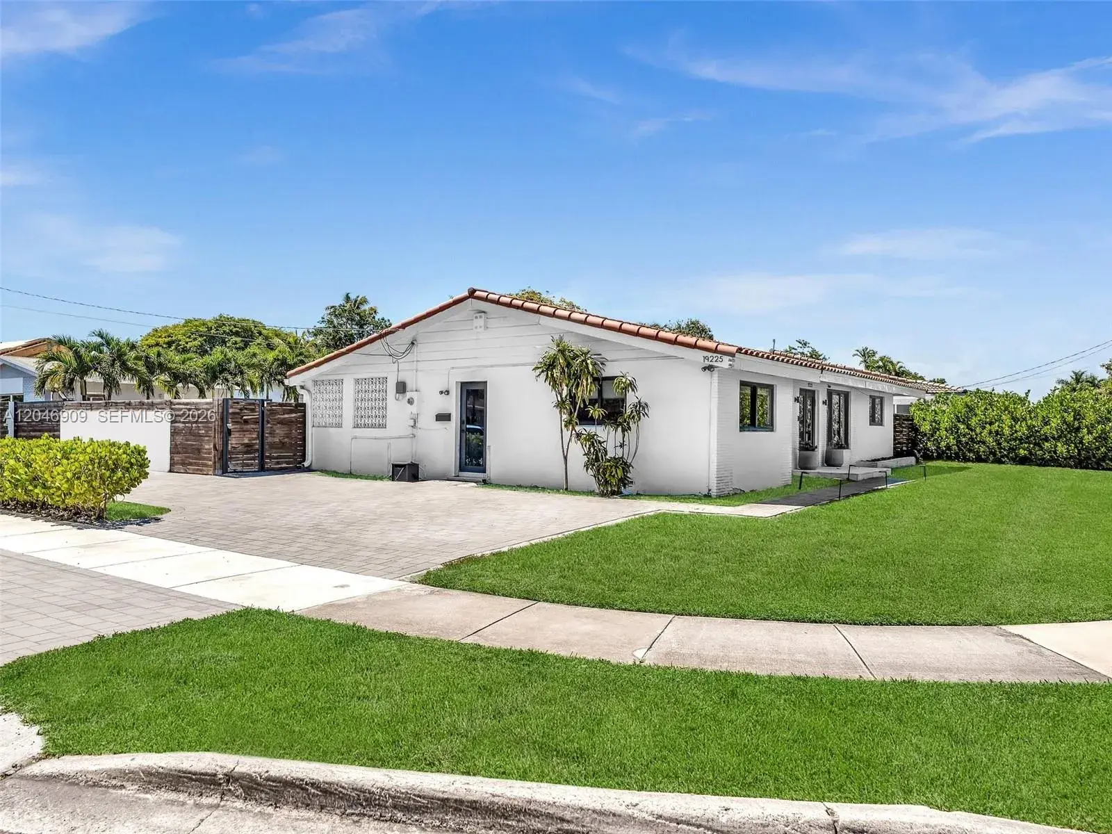 19225 NE 18th Ave, Miami FL 33179