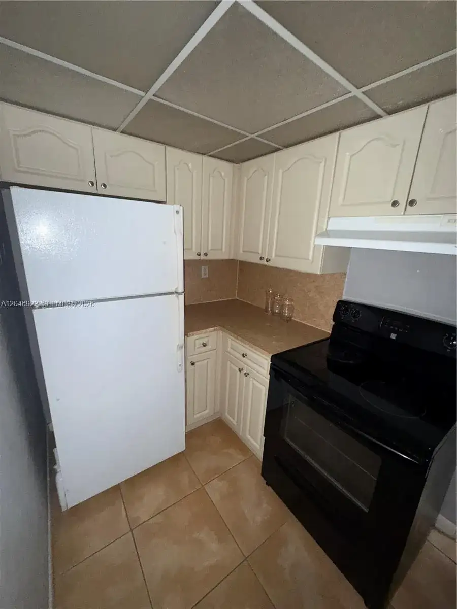 6960 Miami Gardens Dr # 431A, Hialeah FL 33015 photo 4
