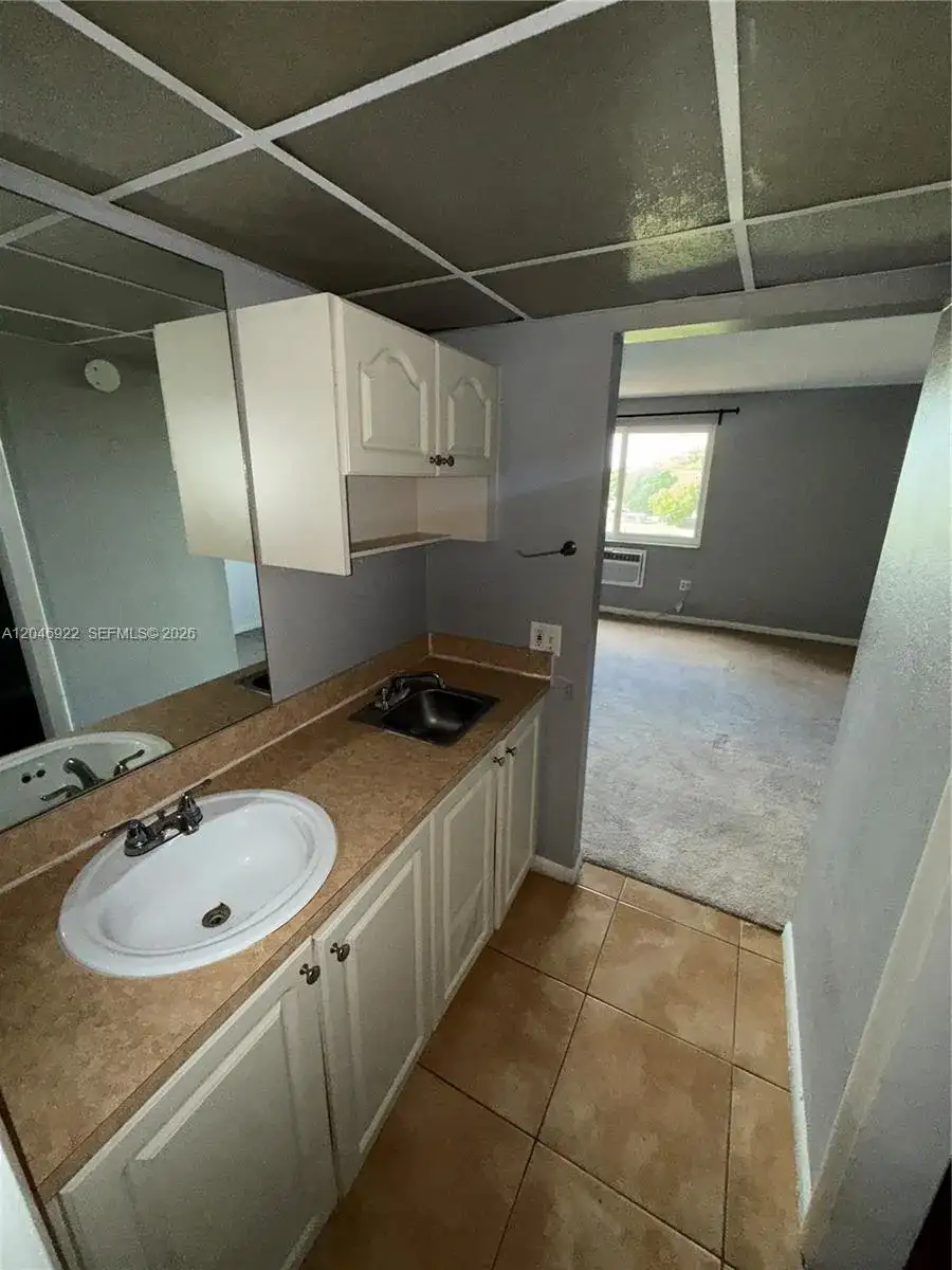 6960 Miami Gardens Dr # 431A, Hialeah FL 33015 photo 5
