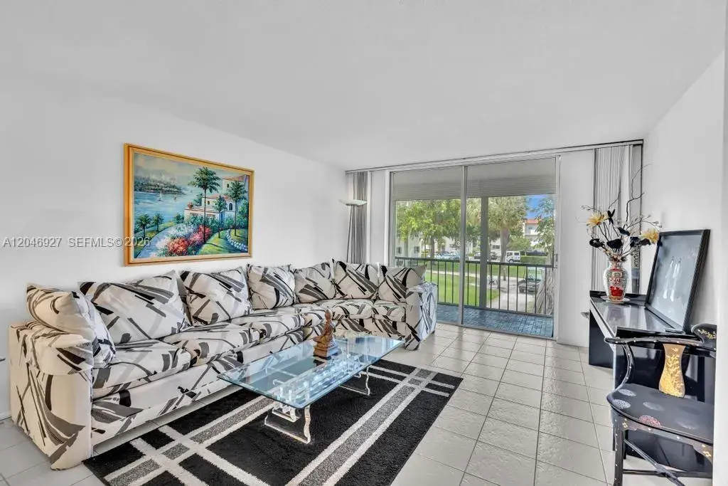 671 S Hollybrook Dr # 209, Pembroke Pines FL 33025