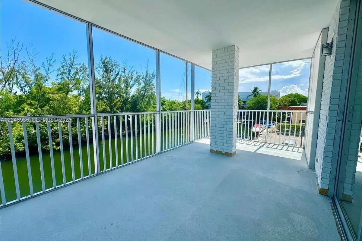 3660 NE 166th St # 315, North Miami Beach FL 33160