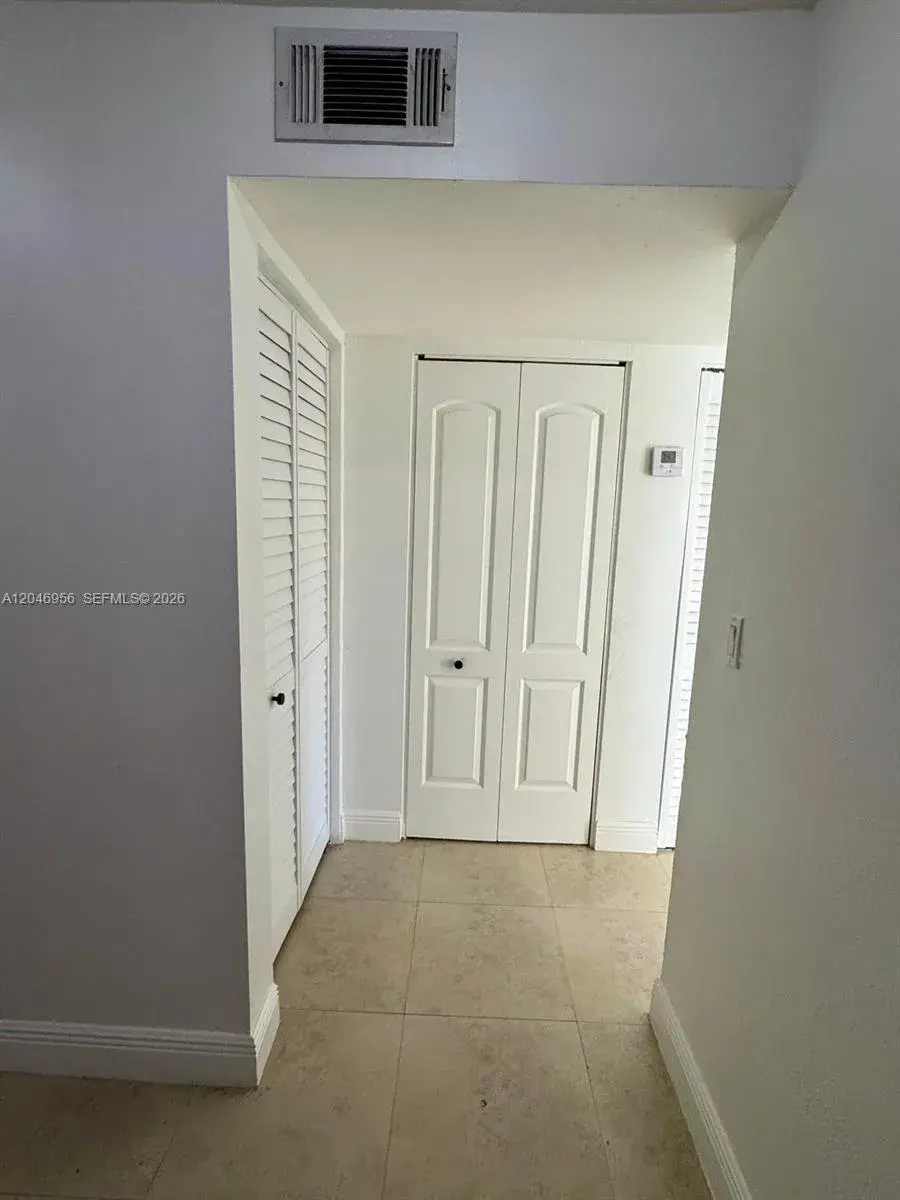 5839 SW 74th Ter # 104, South Miami FL 33143
