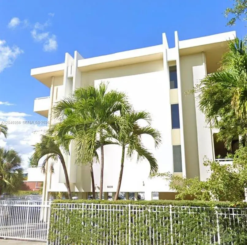 5839 SW 74th Ter # 104, South Miami FL 33143