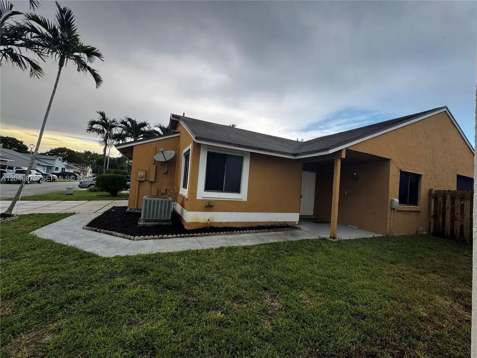 951 SW 109th Ave, Pembroke Pines FL 33025