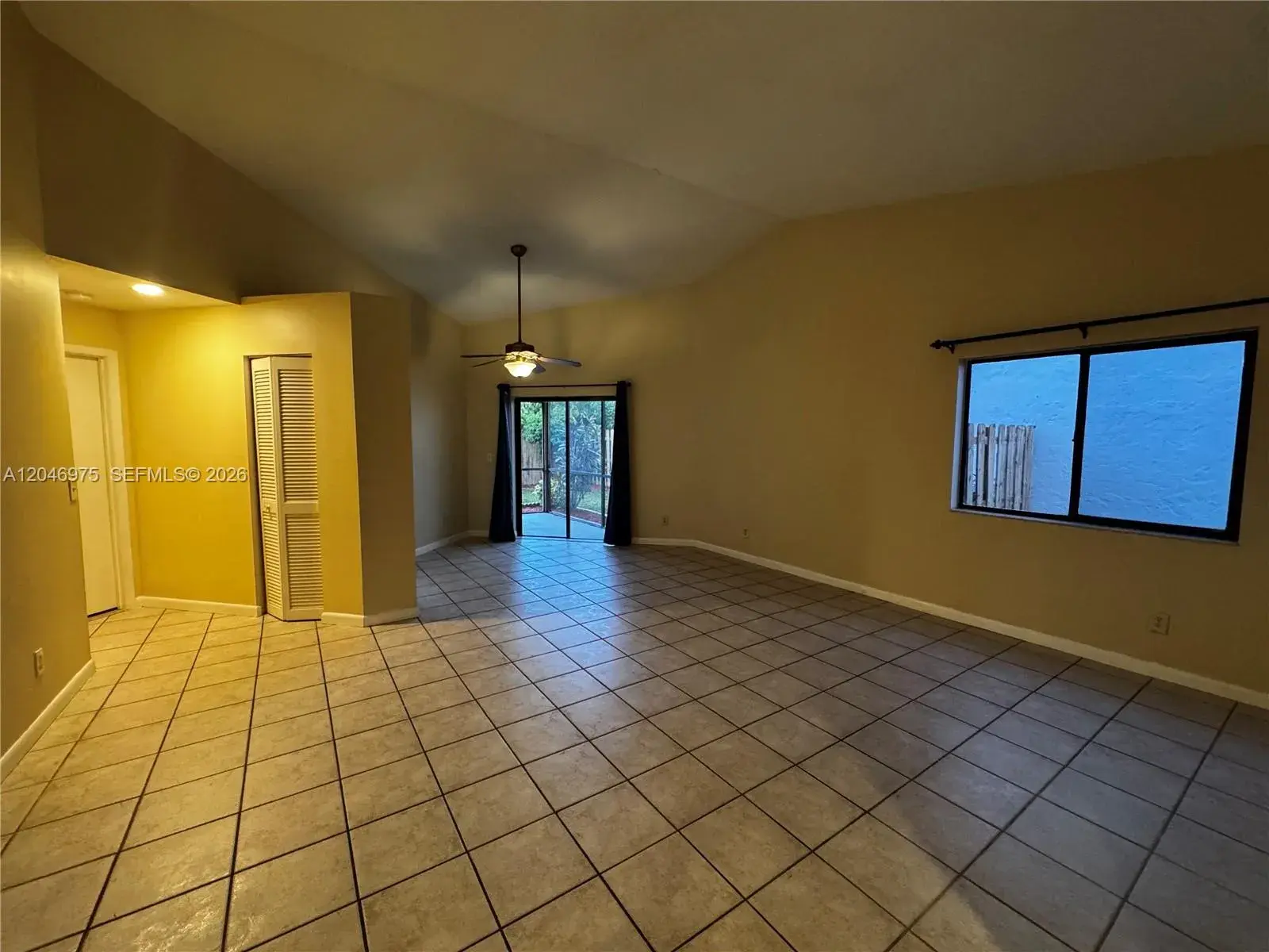 951 SW 109th Ave, Pembroke Pines FL 33025
