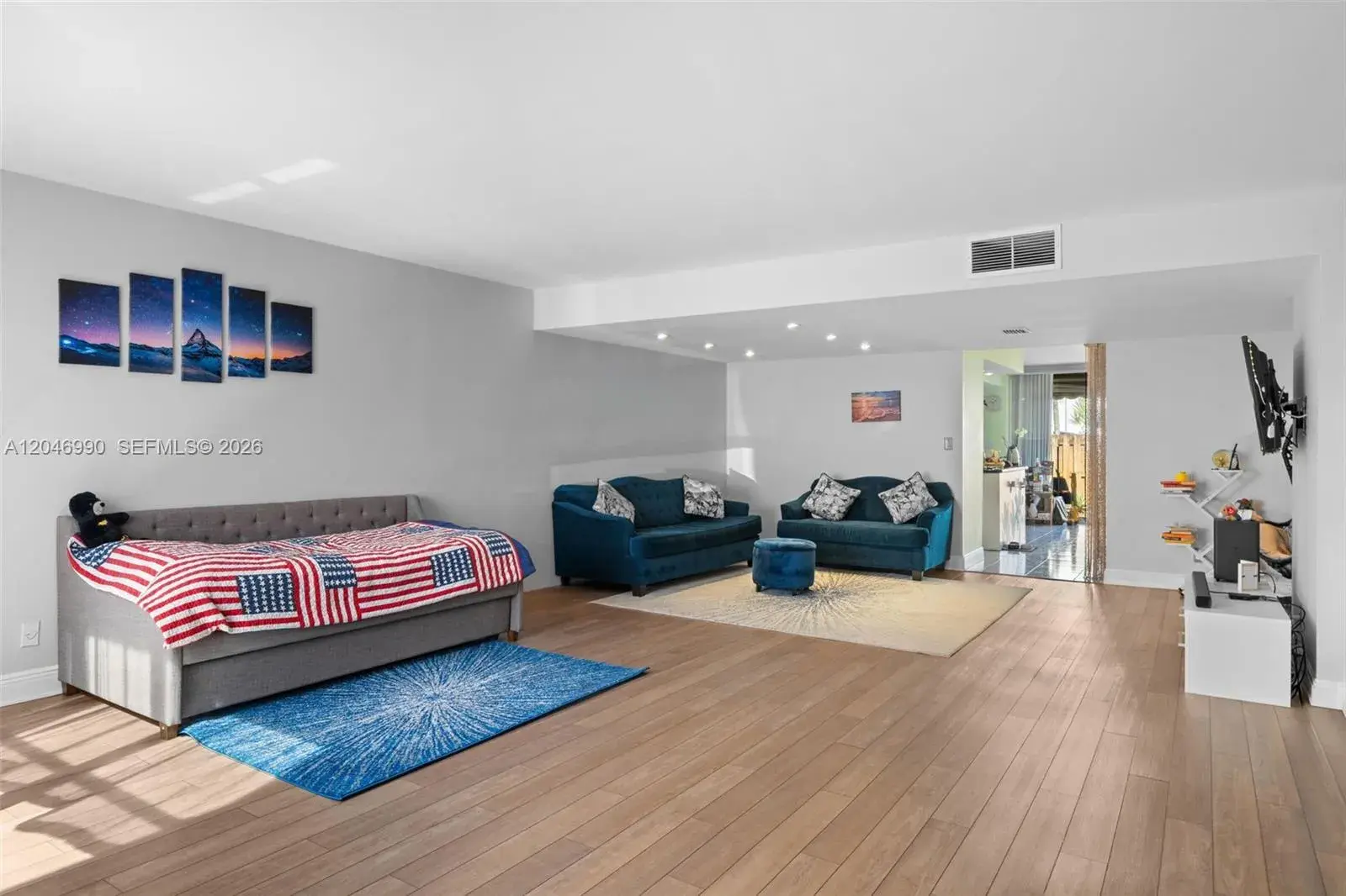 801 NE 27th Ave, Hallandale Beach FL 33009