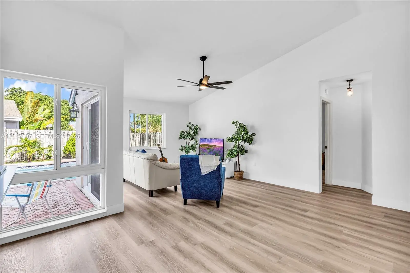 681 Pine Ridge Ter, Davie FL 33325